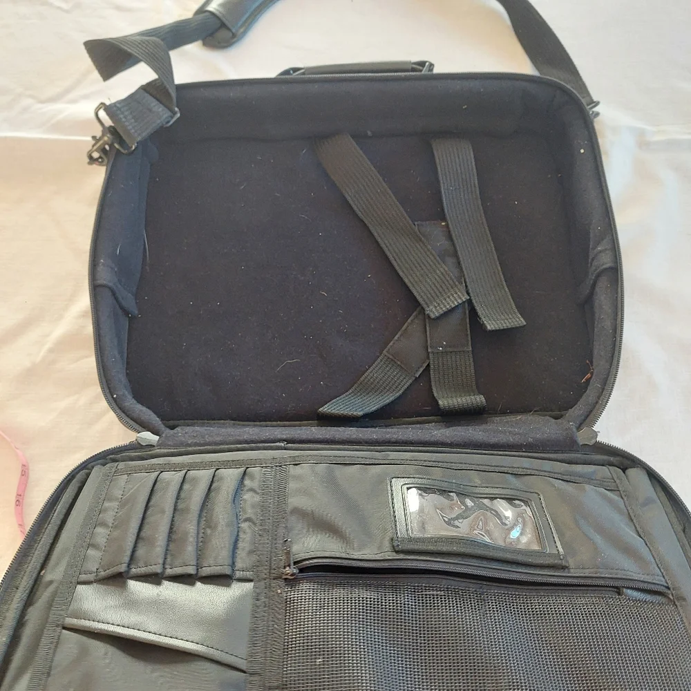 Dell Laptop Computer Carrying Case 17 Inch Bag Black With Shoulder Strap
